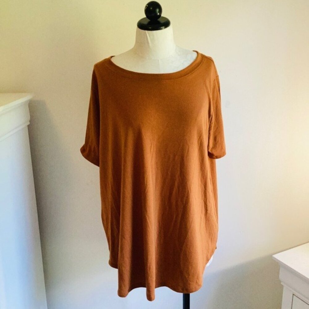 Zenana Outfitters Short Sleeve Tee in Rust